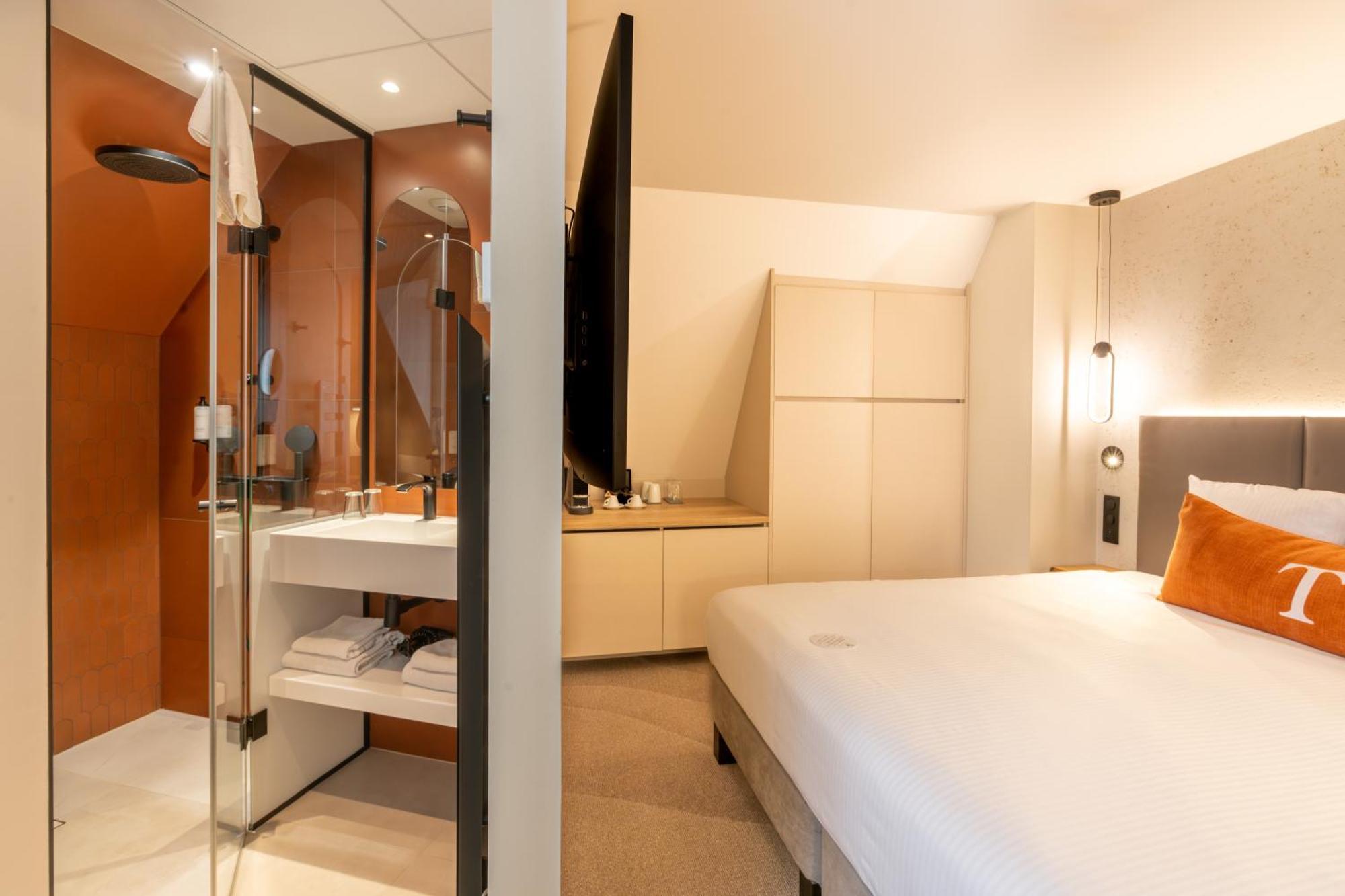 Premium Double Room,1765581961:JPEG